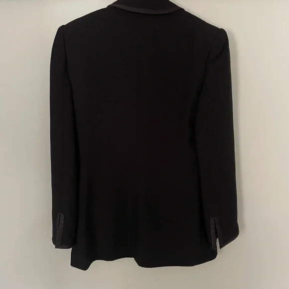 AUTHENTIC VALENTINO Vintage Boutique Blazer. Size 4. - Picture 7 of 8